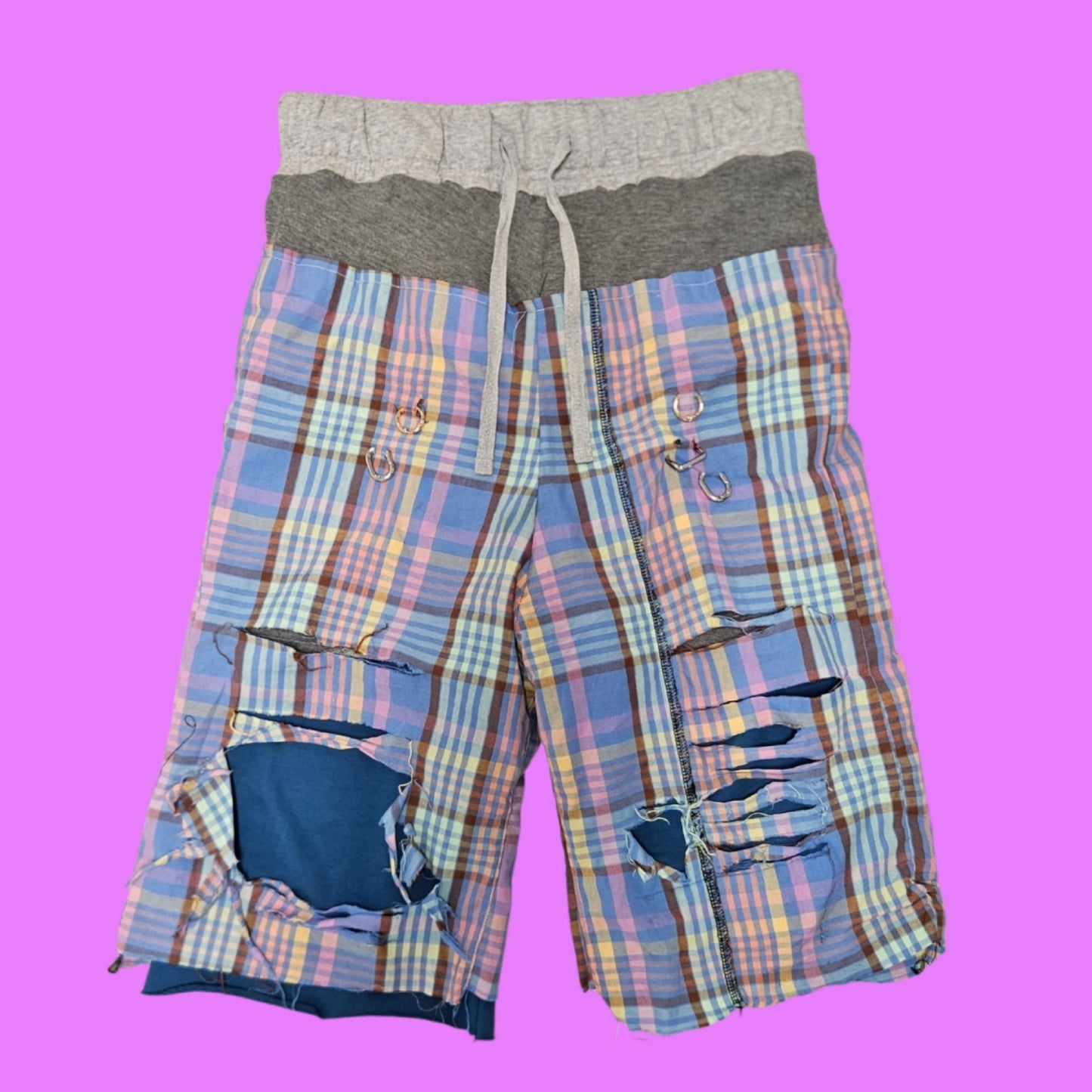 Neon plaid baggy pierced shorts