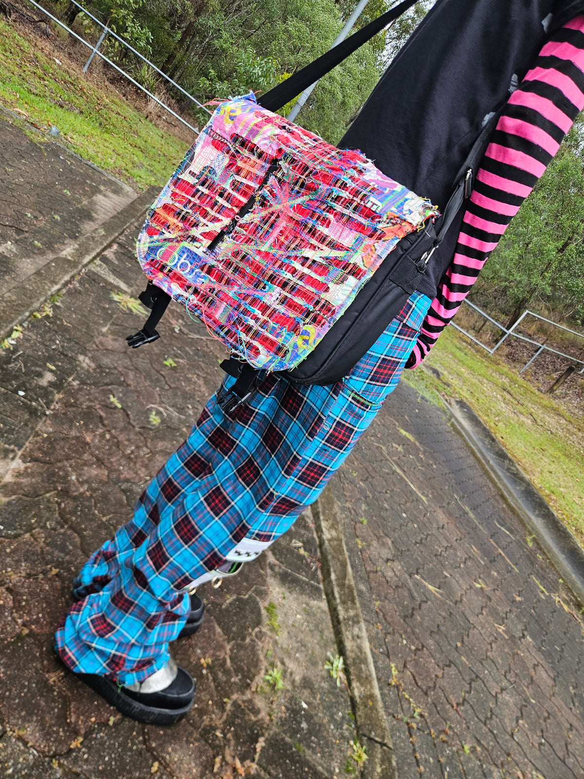 JavaScript boro messenger bag.