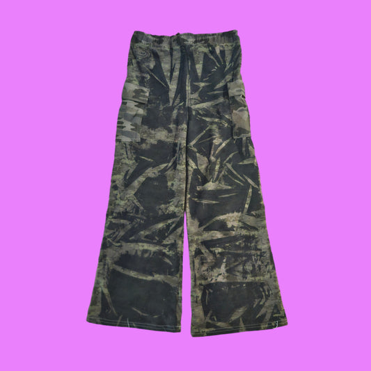 Camo cargo pants (printed black)