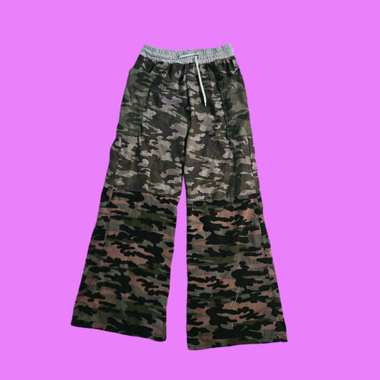 Camo cargo pants (split camo)