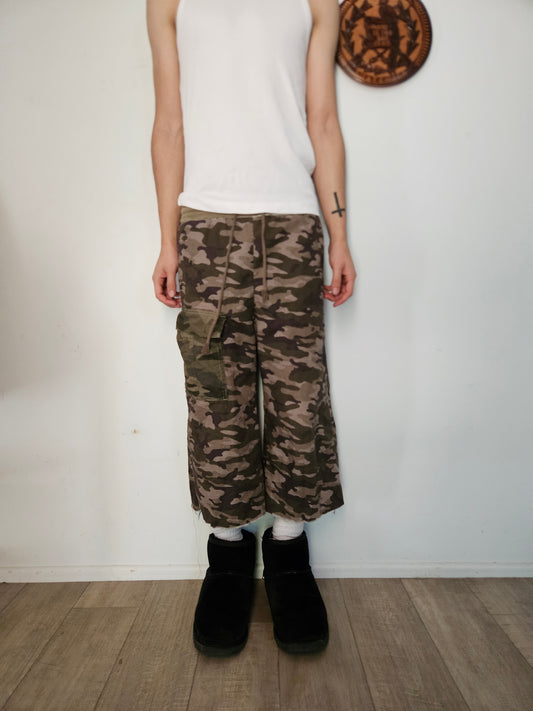 Camo cargo shorts (woodland)