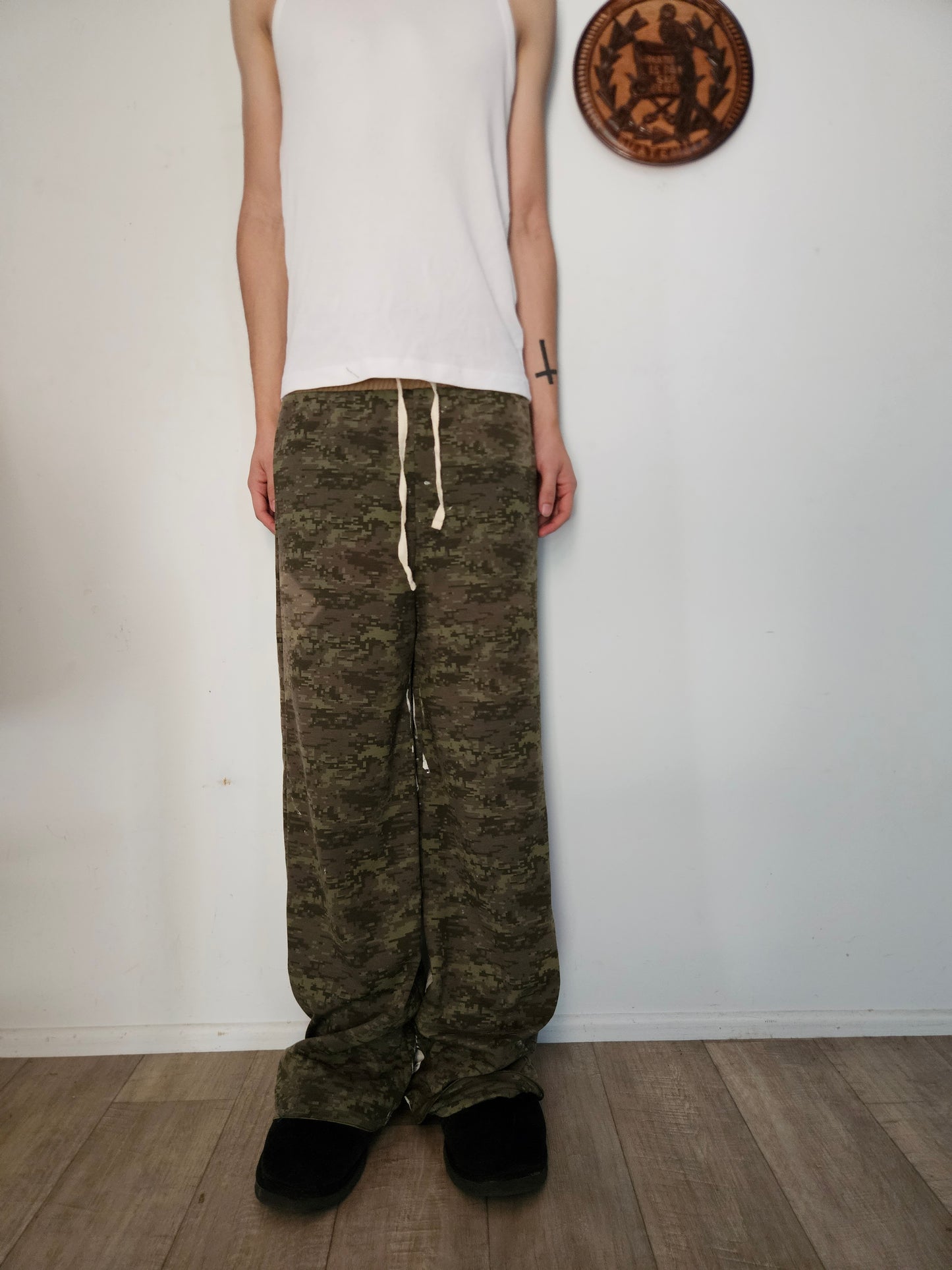 Camo cargo sweats (printed white)