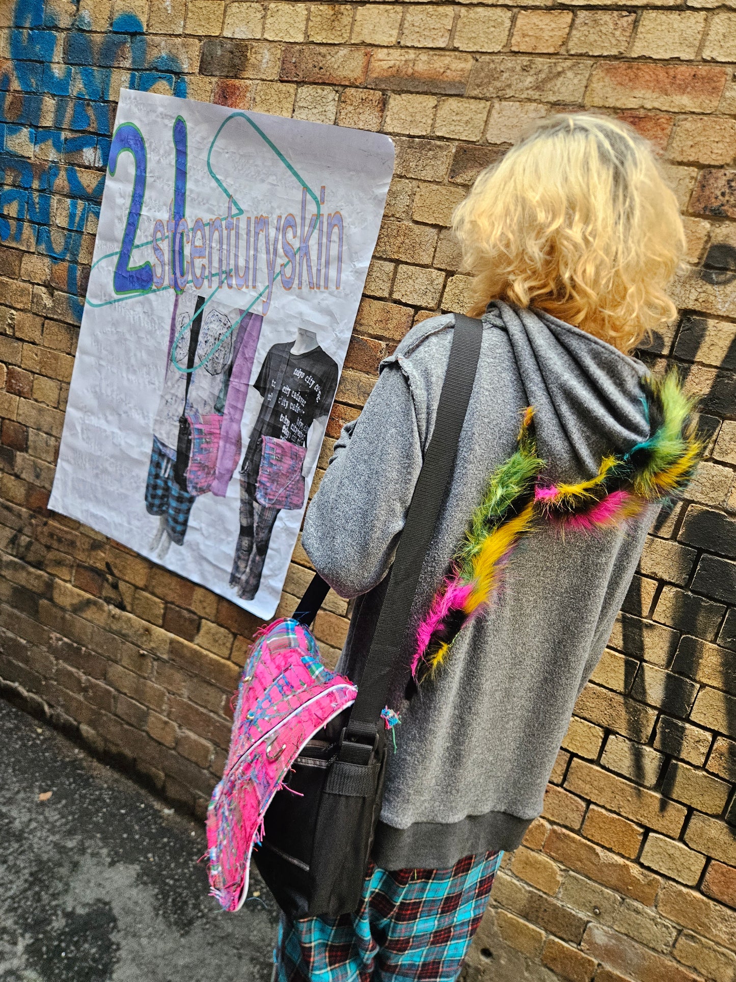 R4VEC9NT HOODIE