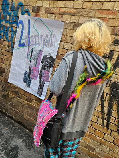 R4VEC9NT HOODIE