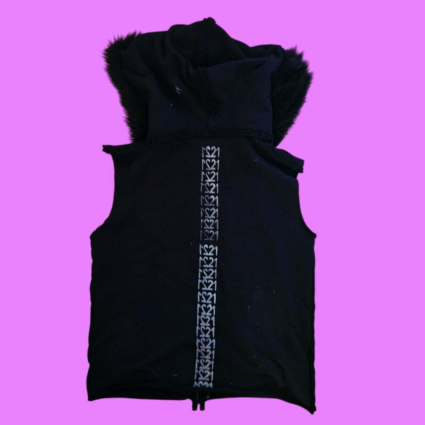 1221 spine fur hooded vest black